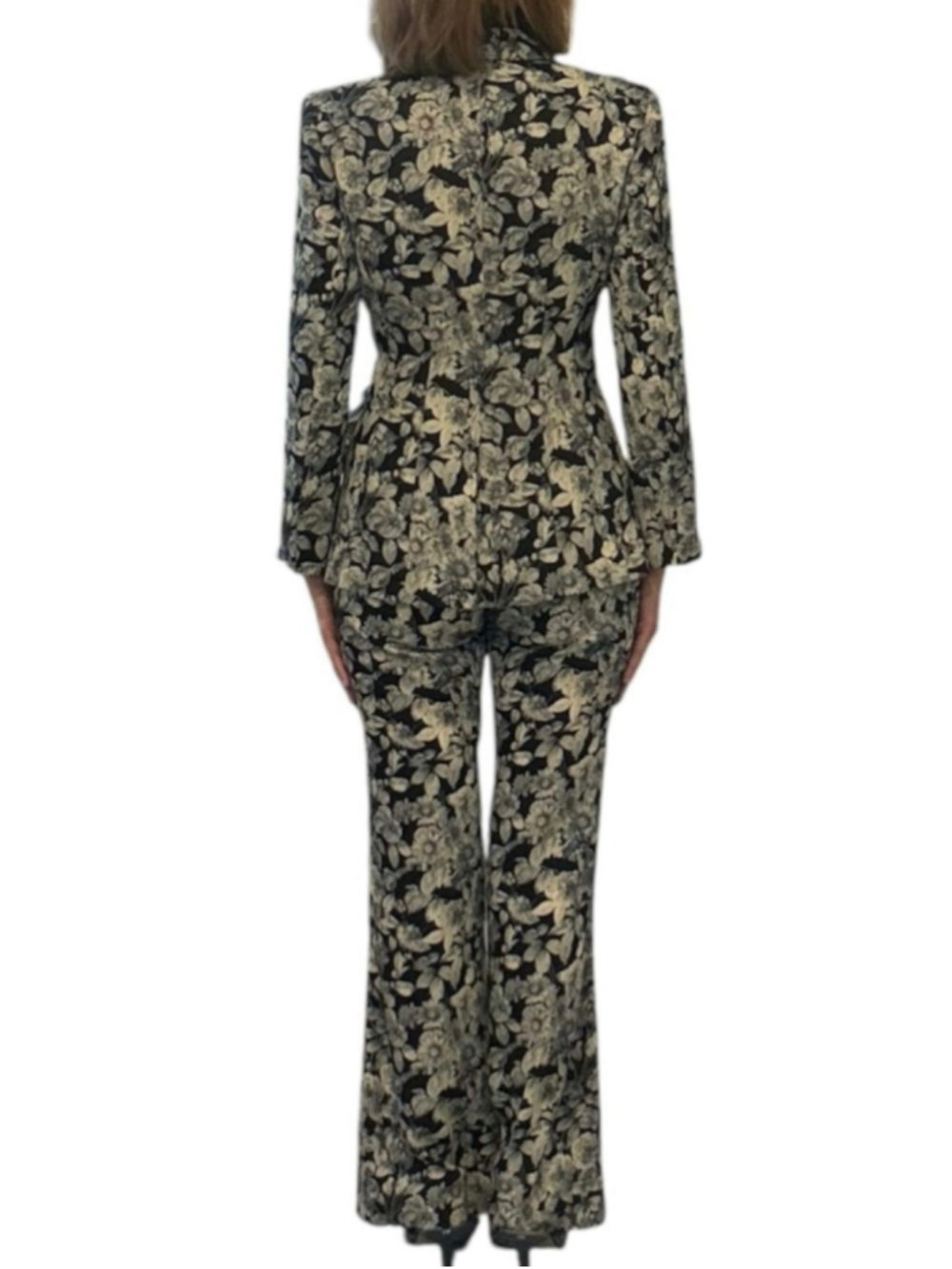 cinq a sept Suit Set, Karlie Blazer and Myla Pants in Tumbling Floral - Picture 2 of 16